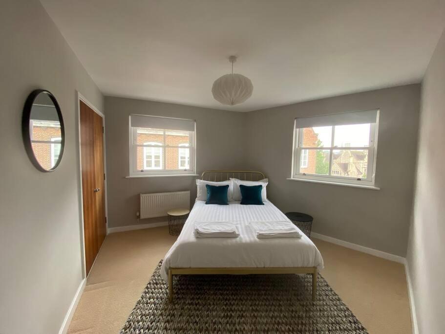The Penthouse, Winchester Eksteriør billede